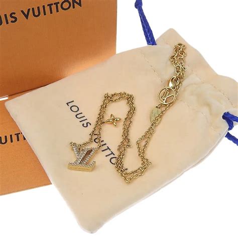 louis vuitton klaver ketting|Louis Vuitton perfume jewelry.